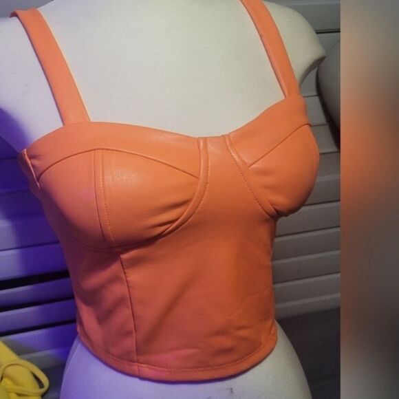 Orange Women's Crop Top very soft and stretchy size M - Picture 1 of 5